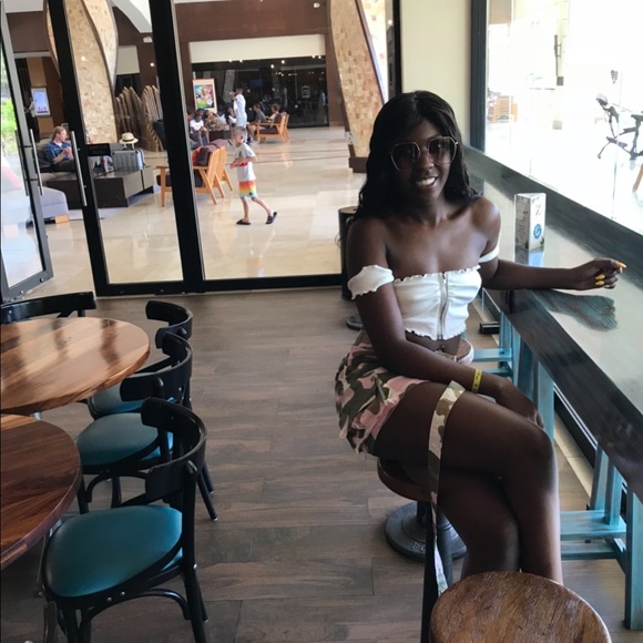 Cute high waist mini skirt - Picture 3 of 3